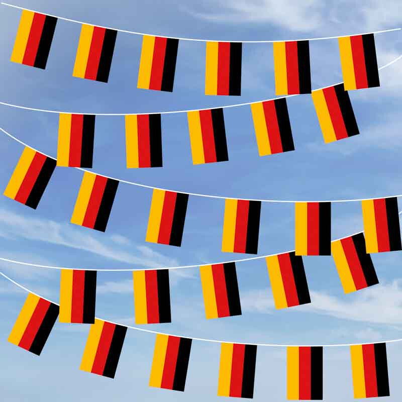 https://www.everflag.de/media/image/product/11669/lg/party-flaggenkette-deutschland.jpg